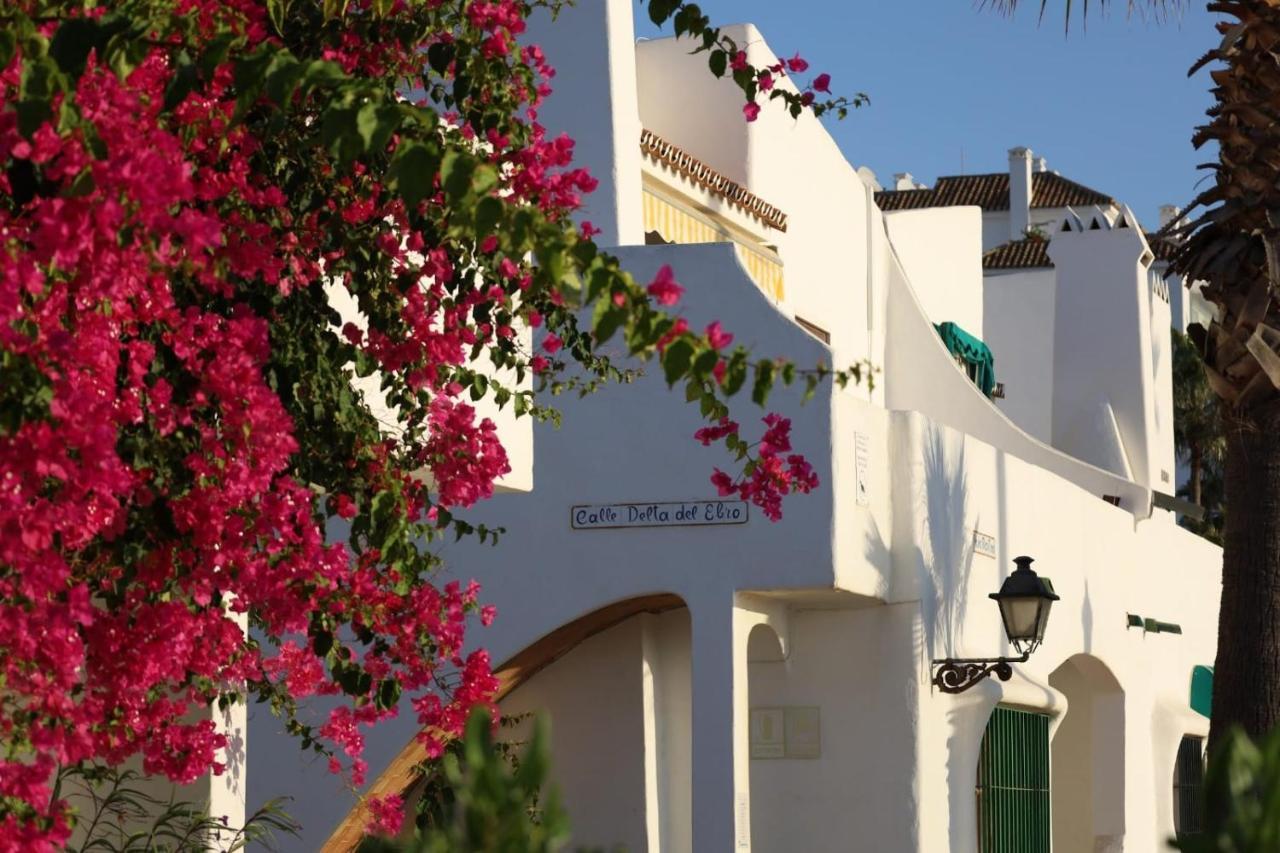 Marina Del Castillo, Duquesa Beachfront Apartment Manilva Εξωτερικό φωτογραφία